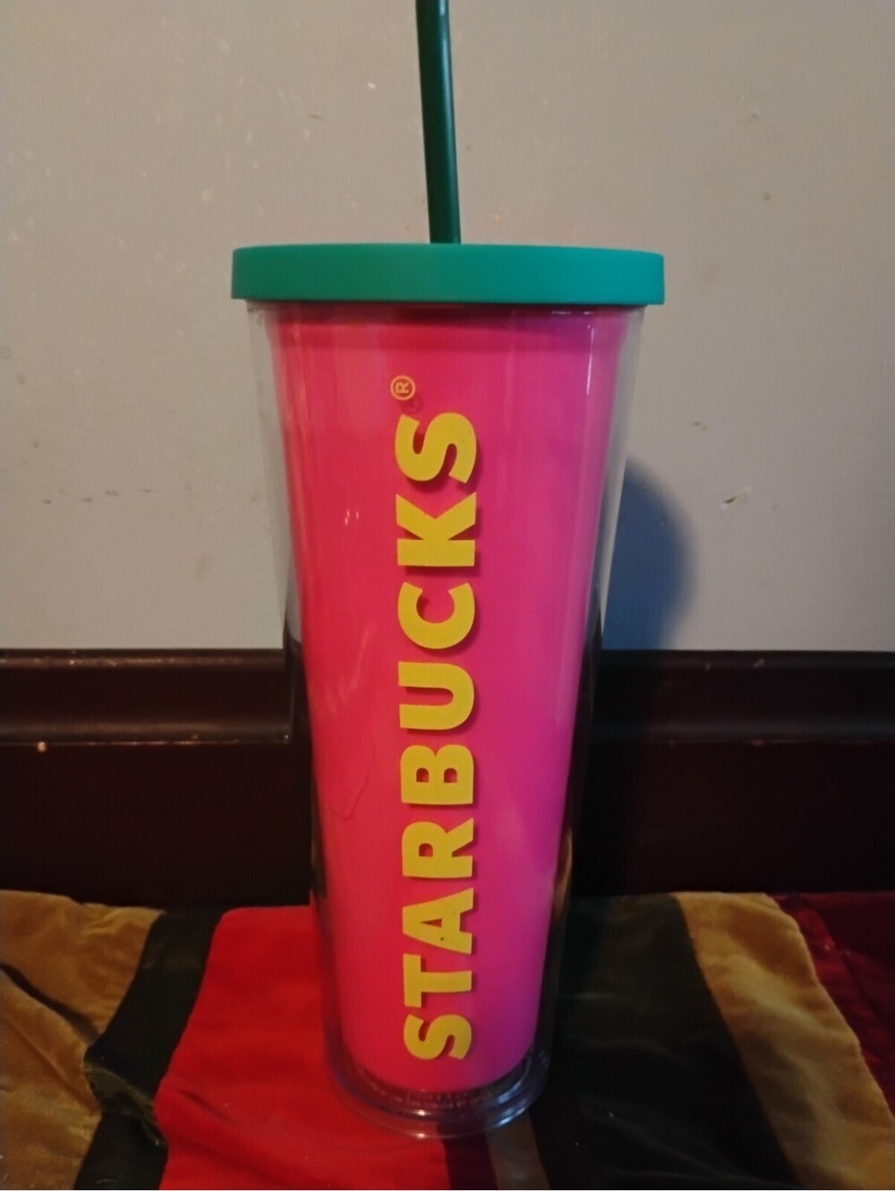 Starbucks Hot Pink Green Acrylic Cold Cup Tumbler Straw 16 oz EUC